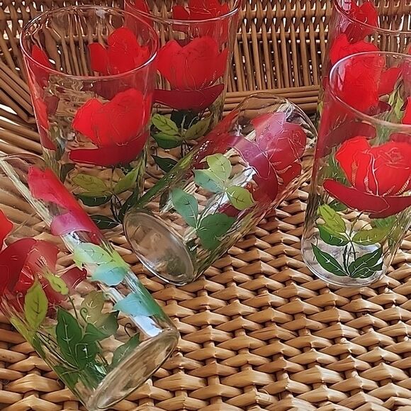 Anchor Hocking Red and Green Floral Glasses - Picture 8 of 9